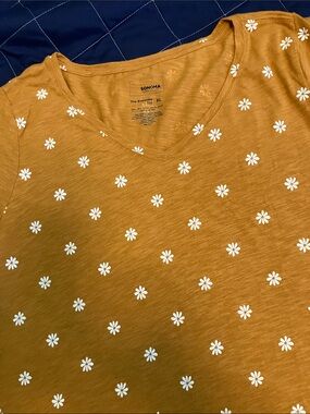 SONOMA Mustard Yellow V-Neck Tee with White Daisy Print